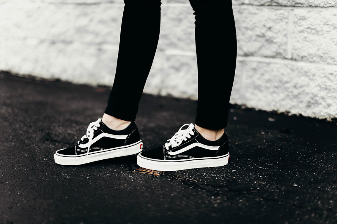 Jenna Boron of life and personal style blog, Balance and Chaos, talks about her experience with bloggers block and 4 tips on how to shake it | VANS Old Skool