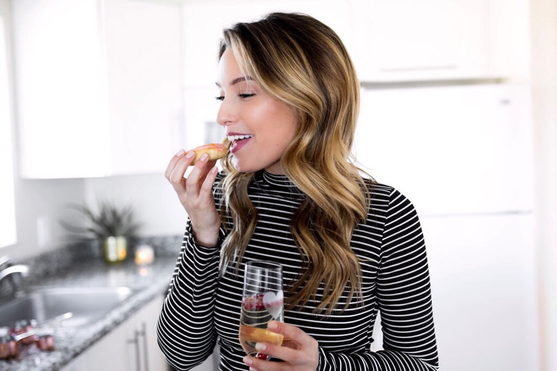 Jenna Boron of life and personal style blog, Balance and Chaos, shares a Williams Sonoma Valentine's / Galentine's Day pink glitter donut recipe & Prosecco 