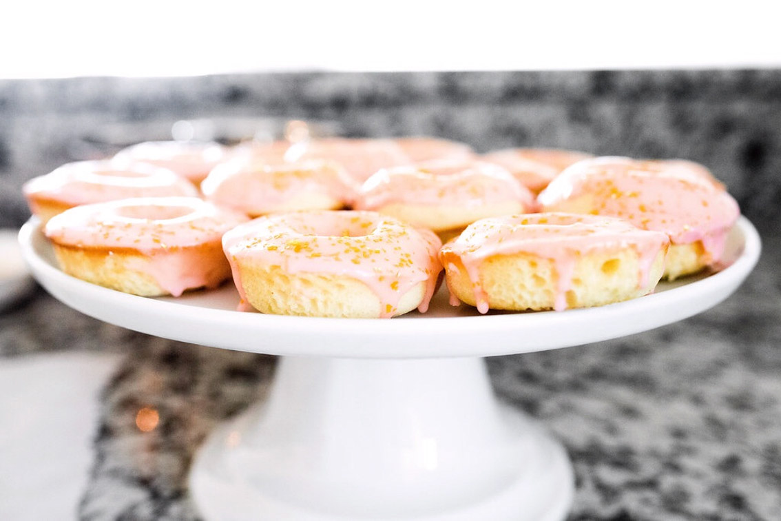 Jenna Boron of life and personal style blog, Balance and Chaos, shares a William's Sonoma Valentine's / Galentine's Day pink glitter donut recipe & Prosecco