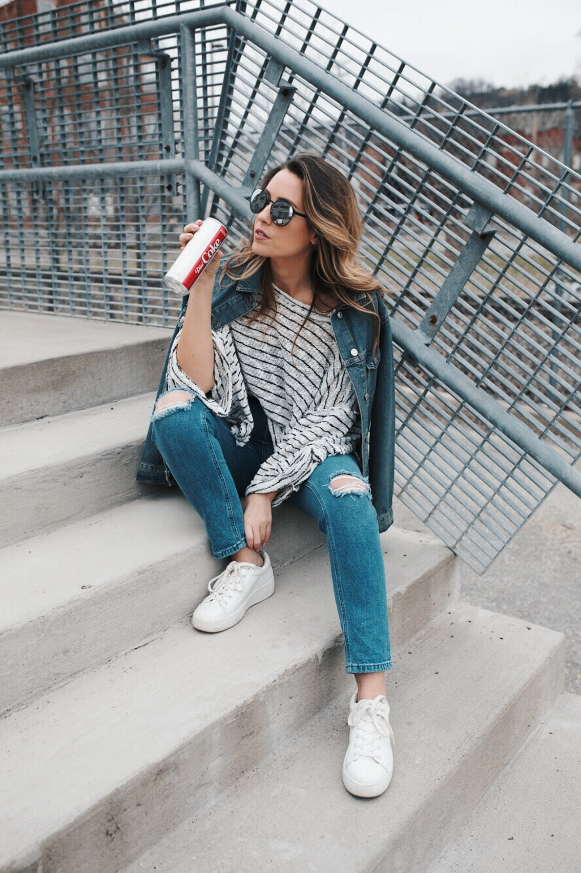 Jenna Boron of life and personal style blog, Balance and Chaos, shares 6 tips for balancing work, a side hustle, and life...