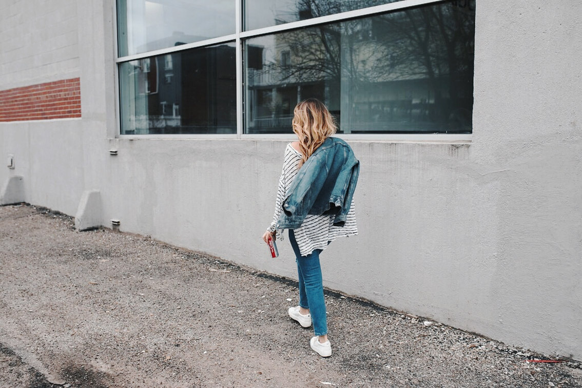 Jenna Boron of life and personal style blog, Balance and Chaos, shares 6 tips for balancing work, a side hustle, and life...