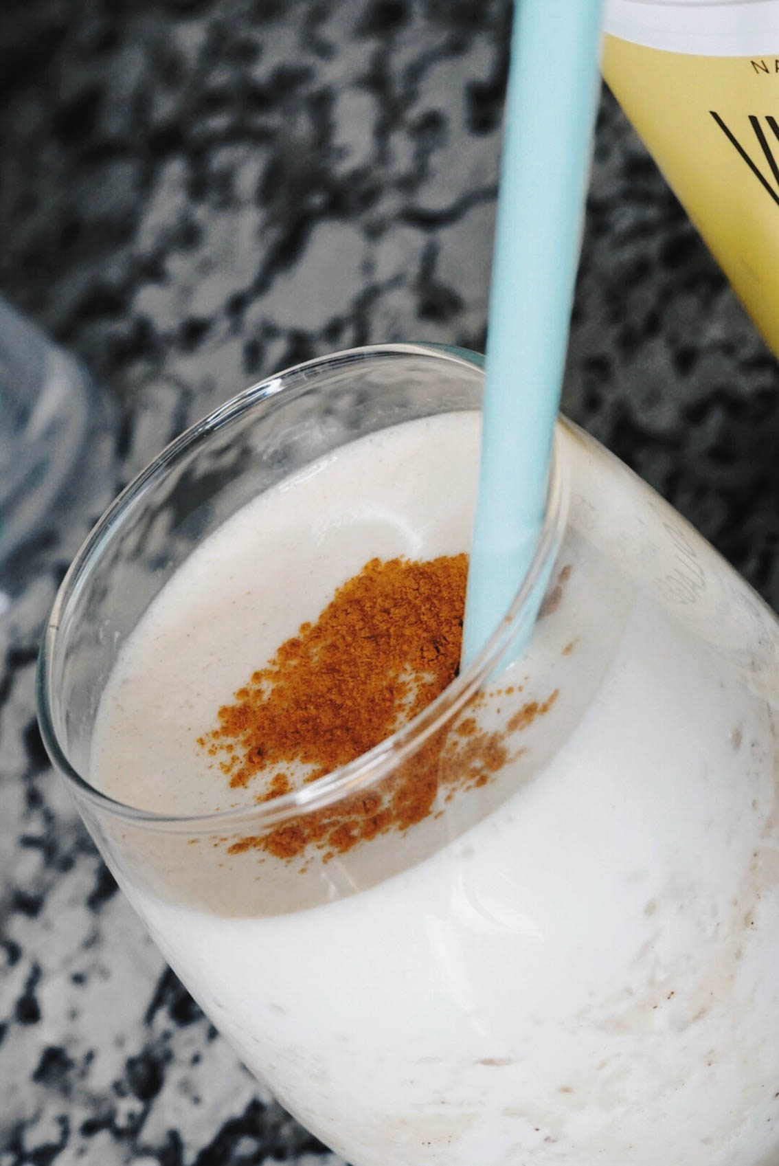 Jenna Boron of life and personal style blog, Balance and Chaos, shares her favorite Vital Proteins powder smoothie recipe which includes Banana, Cinnamon, & Vanilla Collagen Whey - Protein Formula with Hyaluronic Acid and Probiotics