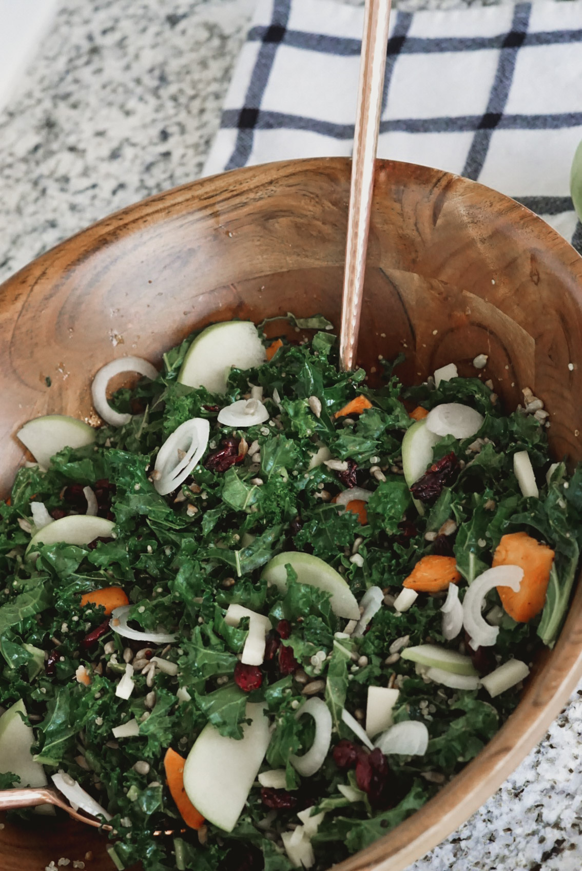 HEALTHY KALE SALAD RECIPE