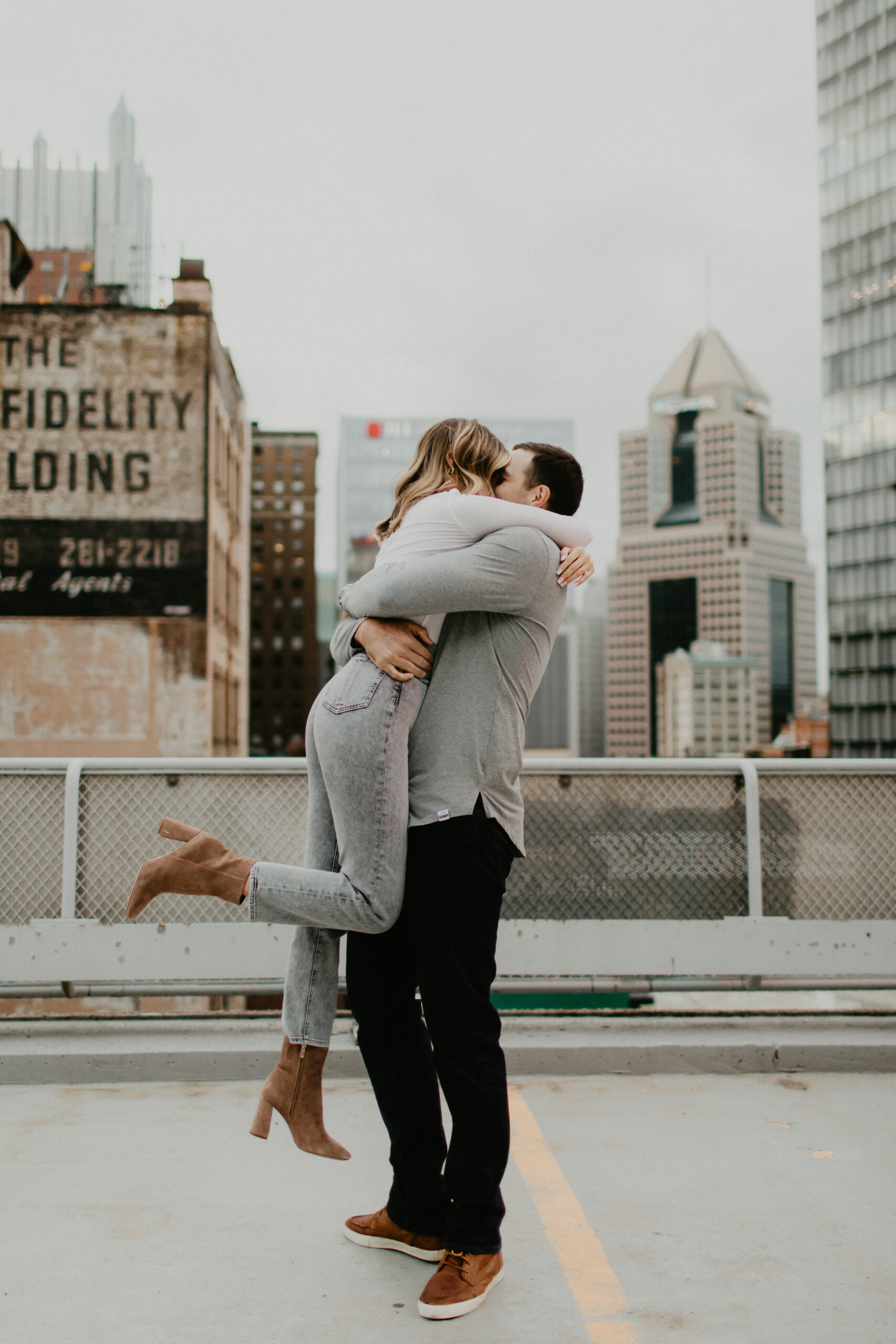 engagement photo outfits for fall