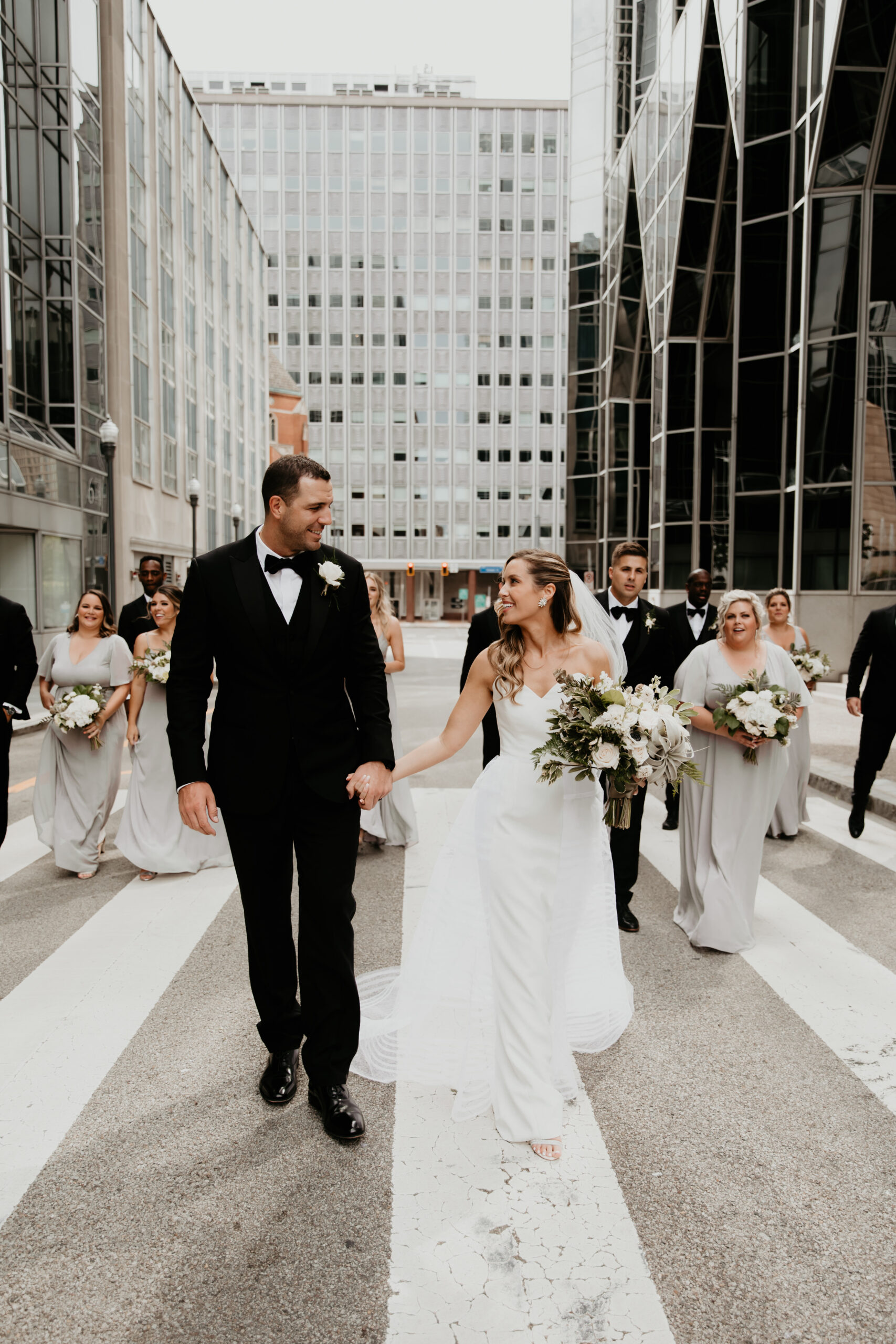 downtown pittsburgh wedding party photos