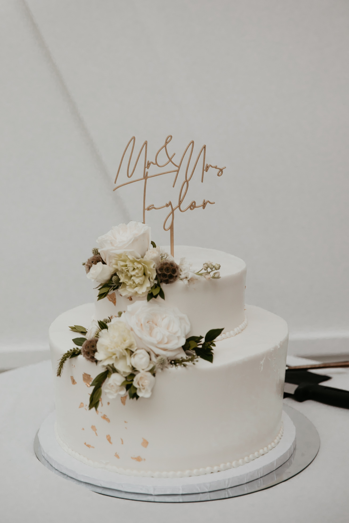 pittsburgh wedding cake gold foil